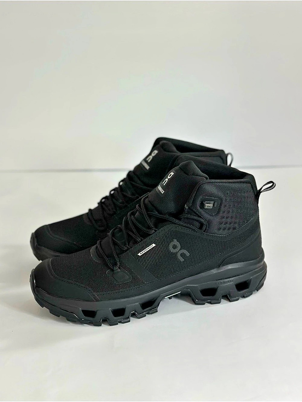 On Cloud Rock Mid Waterproof Hiking Boots Black Men’s US 11.5
